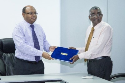 ޝަރުއީ ދާއިރާގައި 39 އަހަރު ޚިދުމަތް ކުރެއްވި ހާލިދު ރިޓަޔާ ކުރައްވައިފި