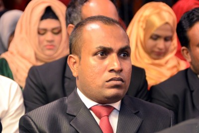 ސަސްޕެންޑް ކޮށްފައި ހުރި ގާޒީ އަހުމަދު ރަޝީދުގެ ސައިކަލުގައި ރޯކޮށްލައިފި