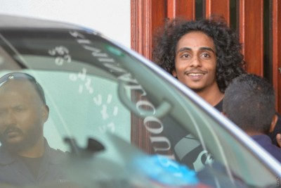އަނަސްގެ މަރުގެ ދައުވާ ލިބޭ ފަސް މީހަކު ޝަރީއަތް ނިމެންދެން ބަންދަށް