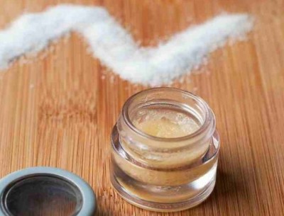 ވަރަށް ފަސޭހައިން ގޭގައި ތައްޔާރުކޮށްލެވިދާނެ "ލިޕް ސްކްރަބް" އެއް