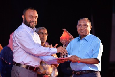 ނޫސްވެރިކަމުގެ ލައިފްޓައިމް އެޗީވްމަންޓް އެވޯޑް އައްބާސް އިބްރާހިމްއަށް