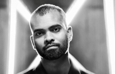 މޫޝަންގެ ފުރަތަމަ އަލްމަބް ހާއްސަކުރީ ބައްޕައަށް