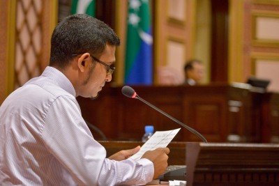 ލިބޭނެ ކަމަށް ލަފާކުރި އާމްދަނީ މަދުވީ ސިޔާސީ ހަލަބޮލިކަމާ ހެދި: މިނިސްޓަރު