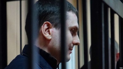 ޕުޓިން "އަވަހާރަކޮށްލަން ރޭވި މީހަކަށް" ހަމަލާދީ ޒަހަމްކޮށްފި