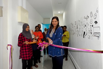 ޒުވާނުންނަށް ކޯޑްކޮށްދޭން ދަސްކޮށްދިނުމަށް ހަތާ ކޯޑް ލެބް ހުޅުވައިފި