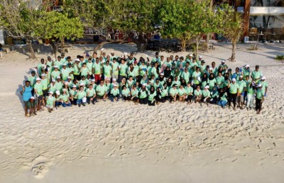ޓްރީ ޓޮޕް ހޮސްޕިޓަލްގެ މުވައްޒަފުން ހުޅުމާލޭގެ ބީޗު ސަރަހައްދު ސާފުކޮށްފި