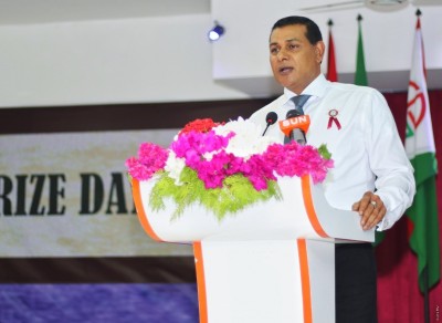 ހެޔޮނުބައި ކިޔައިދޭން ތިބި ޓީޗަރުންނަށް ދަރިވަރުން އިހްތިރާމް ކުރަން ޖެހޭނެ: ސިޔާމް
