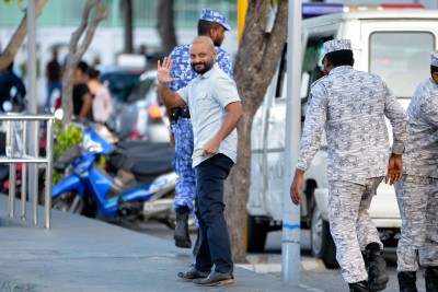 ޝަޚްސު އޮޅުވާލުމުގެ ދައުވާގެ ދިފާއުގައި 47 މީހަކު ފާރިސް ހުށަހަޅުއްވައިފި
