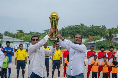 ޗެމްޕިއަން ޓީމަށް 500،000 ރުފިޔާ ލިބޭ ސިޔާމް-މައުރޫފް ސޮކަރ ކަޕްގެ ގުރުލުން މިރޭ!