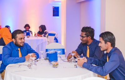 ކްރޯ މޯލްޑިވްސް: ލާމަރުކަޒީކޮށް މަސައްކަތް ކުރުމުގައި ނަމޫނާ އެއް