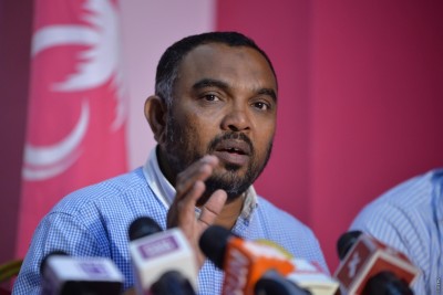ކުޅުދުއްފުށީ ރައްޔިތުން ދެއްކި ނަމޫނާގެ ސަބަބުން ހައިރާން ވެއްޖެ: އަލީ އާރިފް