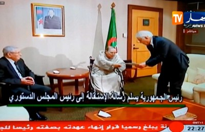 ވަރުގަދަ މުޒާހަރާތަކަށް ފަހު އަލްޖީރިއާގެ ރައީސް އިސްތިއުފާ ދެއްވައިފި