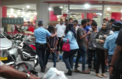 މީހެއްގެ ގަޔަށް "ވަޅި ހަރަން އުޅުނު" ދެ ޒުވާނަކު ހައްޔަރުކޮށްފި