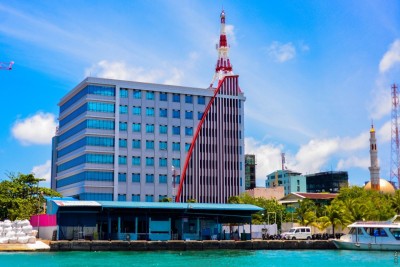 ފޯނެއްގެ މައްސަލާގައި ދިރާގަށް އައި ބޮޑު ހުކުމުން ސަލާމަތްވެއްޖެ