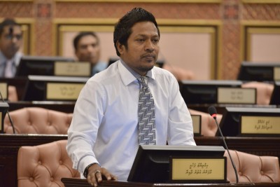ރާއްޖެ- ޗައިނާ ވިޔަފާރީގެ އެއްބަސްވުމާ މެދު އިދިކޮޅު ފަރާތްތަކުން ކަންބޮޑުވުން ފާޅުކޮށްފި