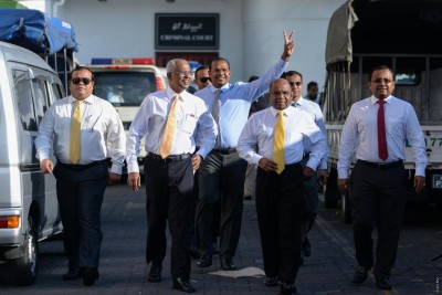 އިދިކޮޅު 12 މެމްބަރުންގެ ޝަރީއަތް މާދަމައަށް ތާވަލުކޮށްފި