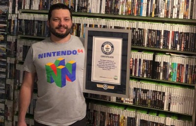 އެންޓޯނިއޯ: އެންމެ ގިނަ ވީޑިއޯ ގޭމް ގެންގުޅޭ މީހާ