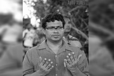 ތޮއްޔިބަށް މައުލޫމާތު ދޭ މީހުން ހޯދުމަށް އޭނާގެ ފޯނު ހިފަހައްޓައިފި