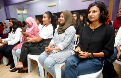 ވިމެންސް ފުޓްބޯލް ކްލަބް: ފޯރީގައި ކުރިއަށް!