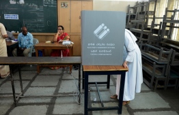 މަސް ދުވަހަށް ދެމިގެންދާ އިންޑިއާގެ އިންތިޚާބުގައި ވޯޓުލާން ފަށައިފި