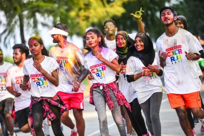 ތަފާތު ކުލަތަކާއެކު "އުރީދޫ ކަލާ ރަން" ބާއްވައިފި