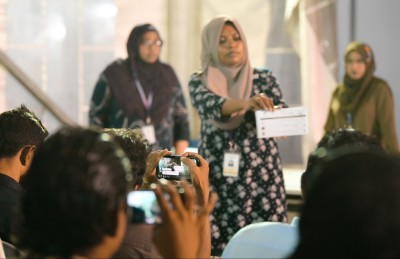 މާމިގިލީގައި ސައްހަ ވޯޓުތަކެއް ބާތިލުކުރި އޮފިޝަލުންނަށް ފިޔަވަޅު އަޅަނީ