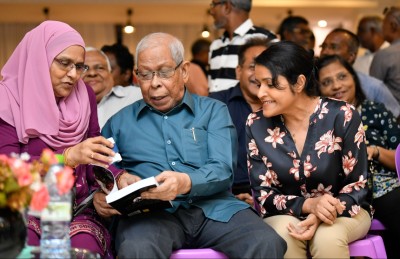 ސޯދިގުގެ ބަޔޯގްރަފީ ފޮތް ނެރެފި