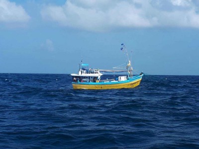 ހަ މީހުންނާއެކު ހާލުގައި ޖެހުނު ލަންކާގެ މަސްބޯޓު އެމްއެންޑީއެފުން ހޯދައިފި