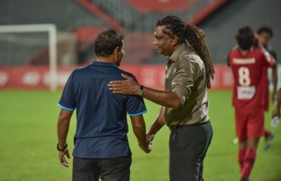 ފުޓްބޯޅަ ކޯޗުންގެ މުސާރަ މުރާޖާކުރަނީ