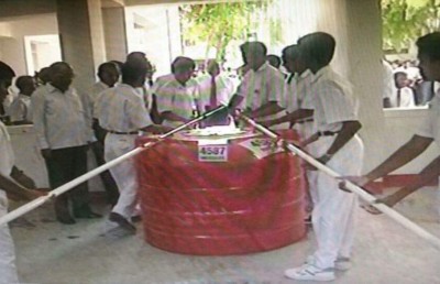 މަޖީދިއްޔާ ސްކޫލުގެ "ޓައިމް ކެޕްސޫލް" ހޯދަން ކޮންނަނީ!