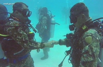 ސިފައިންގެ ރަސްމިއްޔާތެއް ކަނޑު އަޑީގައި ބާއްވައިފި