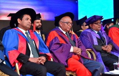ވިލާ ކޮލެޖުން 300 އަށް ވުރެ ގިނަ ދަރިވަރުން ގްރެޖުއޭޓްވެއްޖެ، 51 ޕަސެންޓަކީ އަންހެނުން