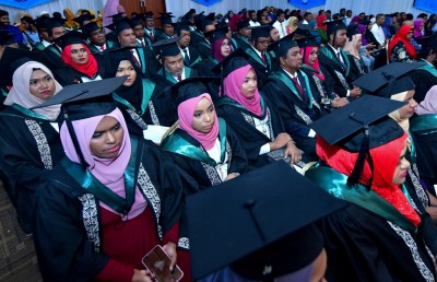 ވިލާ ކޮލެޖުން 300 އަށް ވުރެ ގިނަ ދަރިވަރުން ގްރެޖުއޭޓްވެއްޖެ، 51 ޕަސެންޓަކީ އަންހެނުން