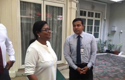 އިންތިހާބަށް ހަރުކުރި ޕޯސްޓަރުތައް ނުނަގާ ނަމަ ފިޔަވަޅު އަޅަނީ