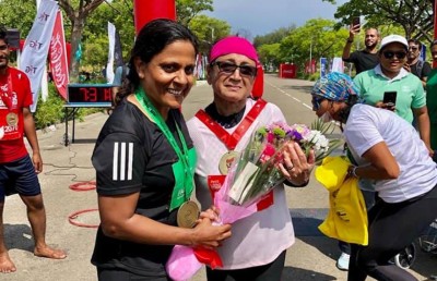 މަރިޔަމް ވަހީދާ، 67 އަހަރުގައި، މެރެތަންއެއް ފުރިހަމަކޮށް ތާރީހުގެ ތެރެއަށް