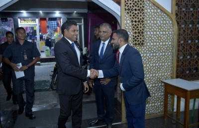 މަސައްކަތްތެރިންގެ އަޑު އަހައި، އެކަށީގެންވާ އުޖޫރައެއް ދޭން ޖެހޭ: ނައިބު ރައީސް