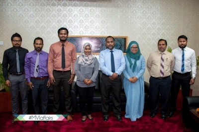 ޓީވީ މެދުވެރިކޮށް ހުކުރު ހުތުބާ އިޝާރާތް ބަހުން ގެނެސްދޭން ފަށަނީ