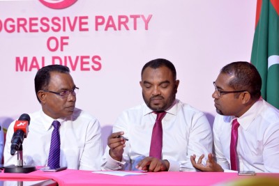 ގާނޫނު ތަންފީޒު ކުރުމުގައި ސަރުކާރު ފަހަތަކަށް ނުޖެހޭނެ: މެންބަރުން