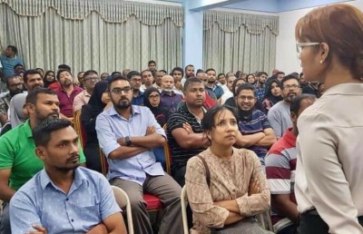 ސީލައިފަށް ފައިސާ ދެއްކި މީހުން އިންސާފު ހޯދަން ހިނގާލުމެއް