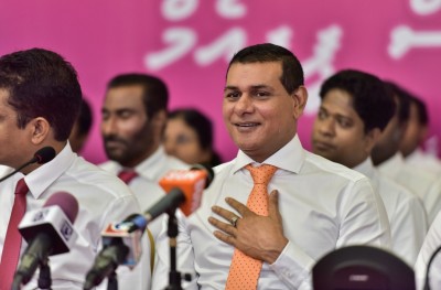 އާ މަޖިލިހުގެ ފުރަތަމަ ޖަލްސާގެ ރިޔާސަތުގައި ސިޔާމް