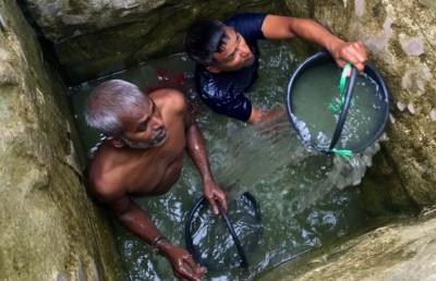 ހެރިޓޭޖްގެ ވެރިން ނުކުމެ ހުކުރު މިސްކިތުގެ އާބާތުރަ ފިލުވަނީ