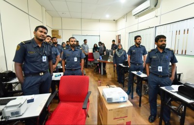 ބިޒްނަސް އަދި ހާއްސަ ވިސާ ދިނުމުގައި ކުރިއަށް ވުރެ ބޮޑަށް ބަލަނީ