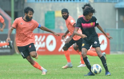 ފަހު ވަގުތު އީގަލްސްއިން ޔޫވީ ހިފަހައްޓައިފި
