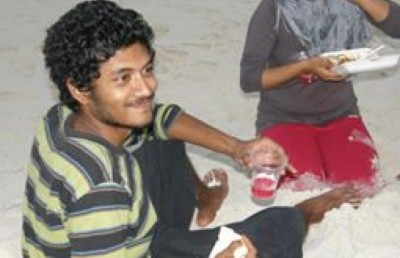 ބޮބީ އަށް އިންސާފަށް އެދި ހަތް އަހަރު، އަދިވެސް އުއްމީދުގައި!