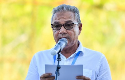 ބަސް ދުއްވަން އަންހެނުން ތަމްރީން ކުރަނީ
