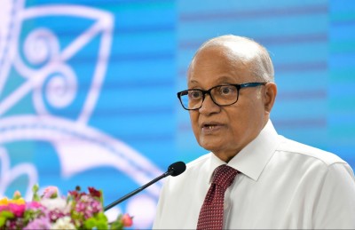 މުސްލިމުންނަކީ ހުރިހާ ދީނެއްގެ މީހުުންނަށް ވެސް އިހުތިރާމް ކުރާ ބަޔަކަށް ވާންޖެހޭނެ: މައުމޫން