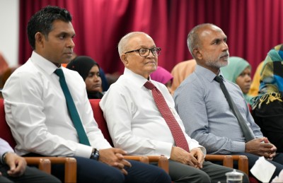 މުސްލިމުންނަކީ ހުރިހާ ދީނެއްގެ މީހުުންނަށް ވެސް އިހުތިރާމް ކުރާ ބަޔަކަށް ވާންޖެހޭނެ: މައުމޫން