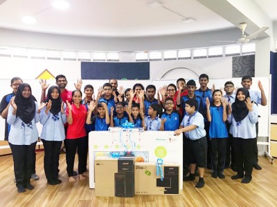 ބީއެމްއެލްއިން ސީއެޗުއައިސީއަށް ކޮމްޕިއުޓަރާއި ޓީވީތަކެއް ހަދިޔާކޮށްފި