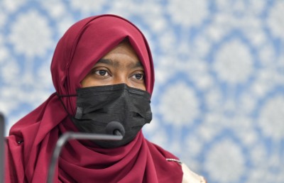 ގަދަކަމުން އެޅުވި މާސްކް ނެގިޔަސް ބަލައިގެން އުޅޭތި!