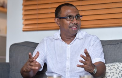 އާޒިމް ވިދާޅުވަނީ "ސައި ތައްޓެއް ވެސް ވެއްދޭނީ ގަވައިދާ އެއްގޮތަށް" ކަމަށް